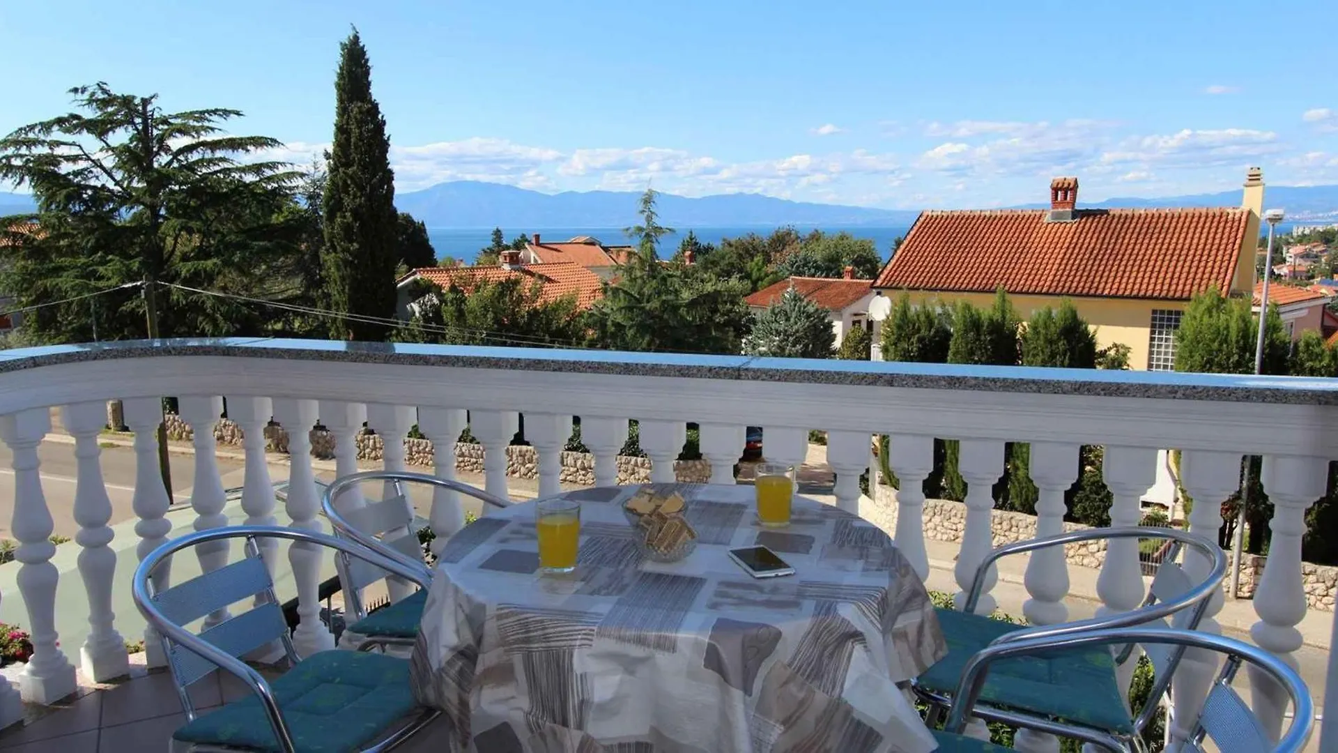 Apartments In Malinska - Insel Krk 53288