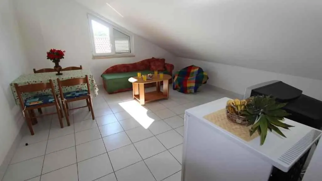 Apartments In Malinska - Insel Krk 53288