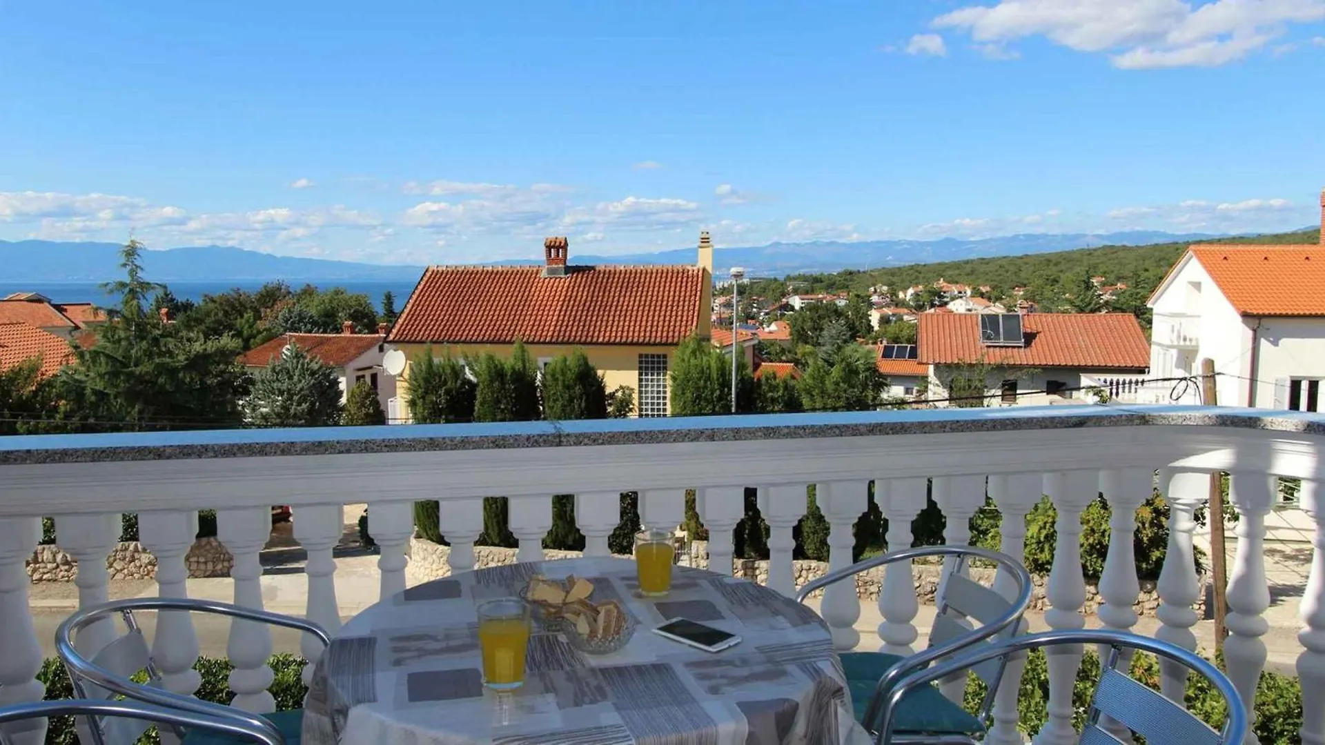 Apartments In Malinska - Insel Krk 53288 Croatia