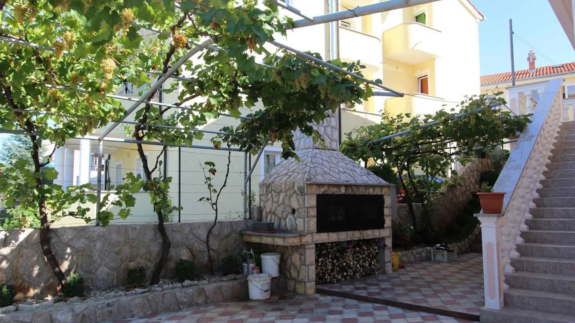 Apartments In Malinska - Insel Krk 53288